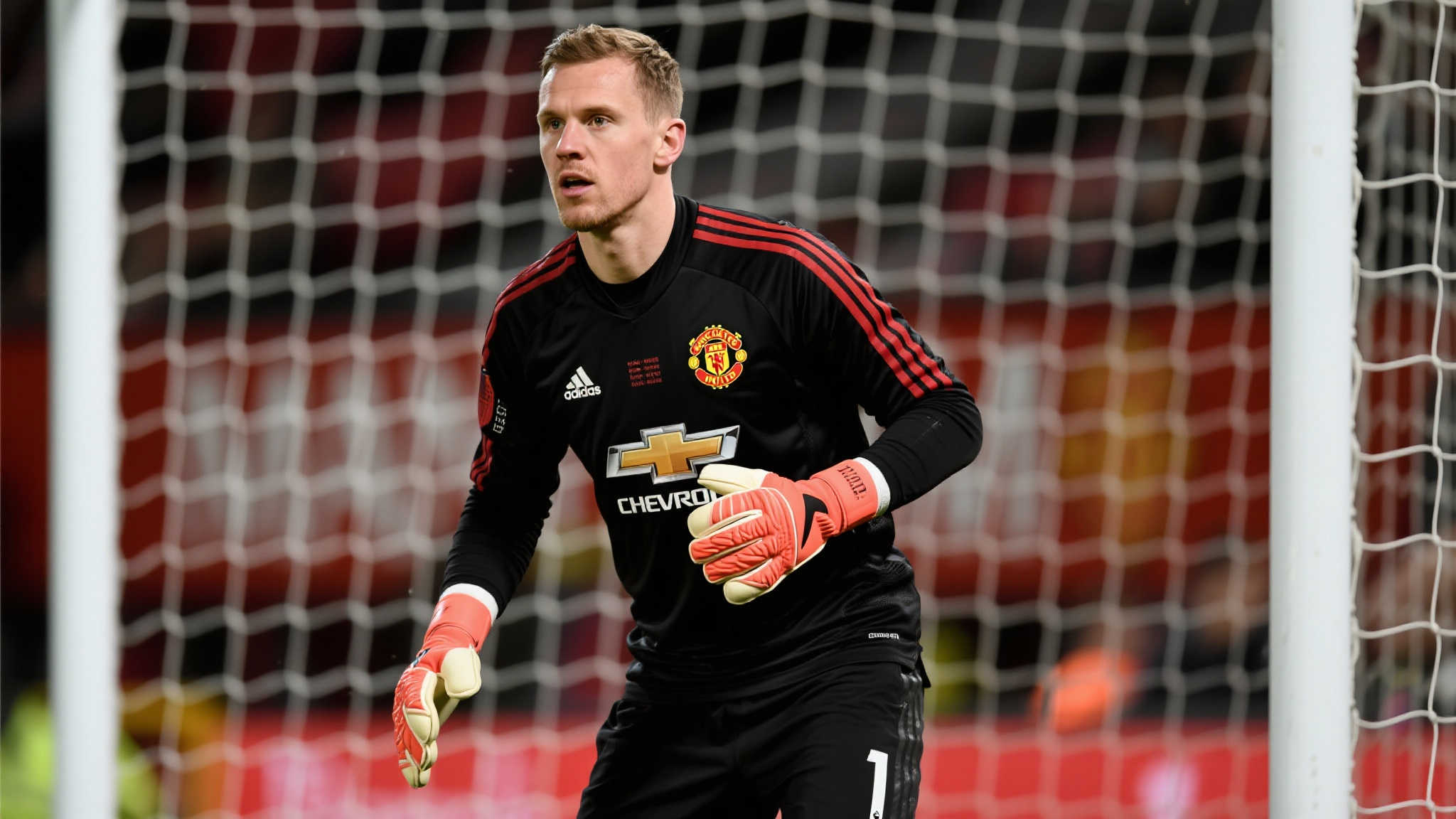 深度分析:曼联可能签下新二号门将以替代巴因德尔转会后的位置 近年来,门将位置一直是现代足球球队核心竞争力的一部